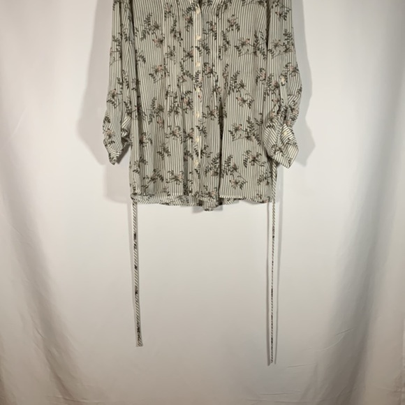 Style & Co Grey & White Striped Floral Long Sleeve Blouse - Picture 2 of 8